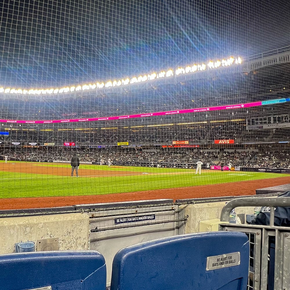 yankee-stadium-chamoions-suite-blue-seats