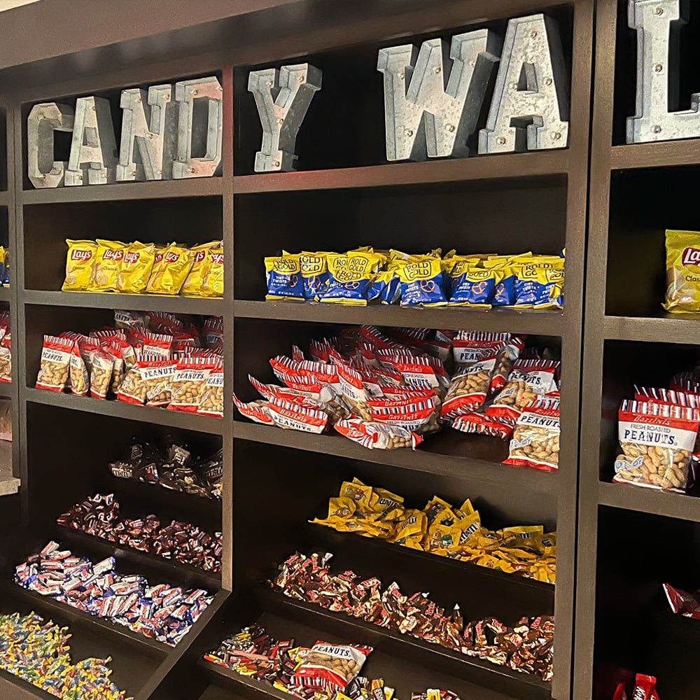 yankee-stadium-legends-suite-club-candy-wall